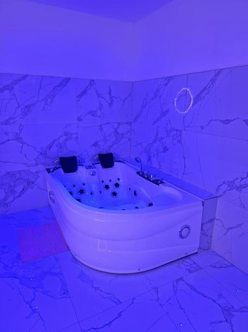 Maison Chic Avec Jacuzzi Nogent Sur Oise Yaospa60 Exterior photo